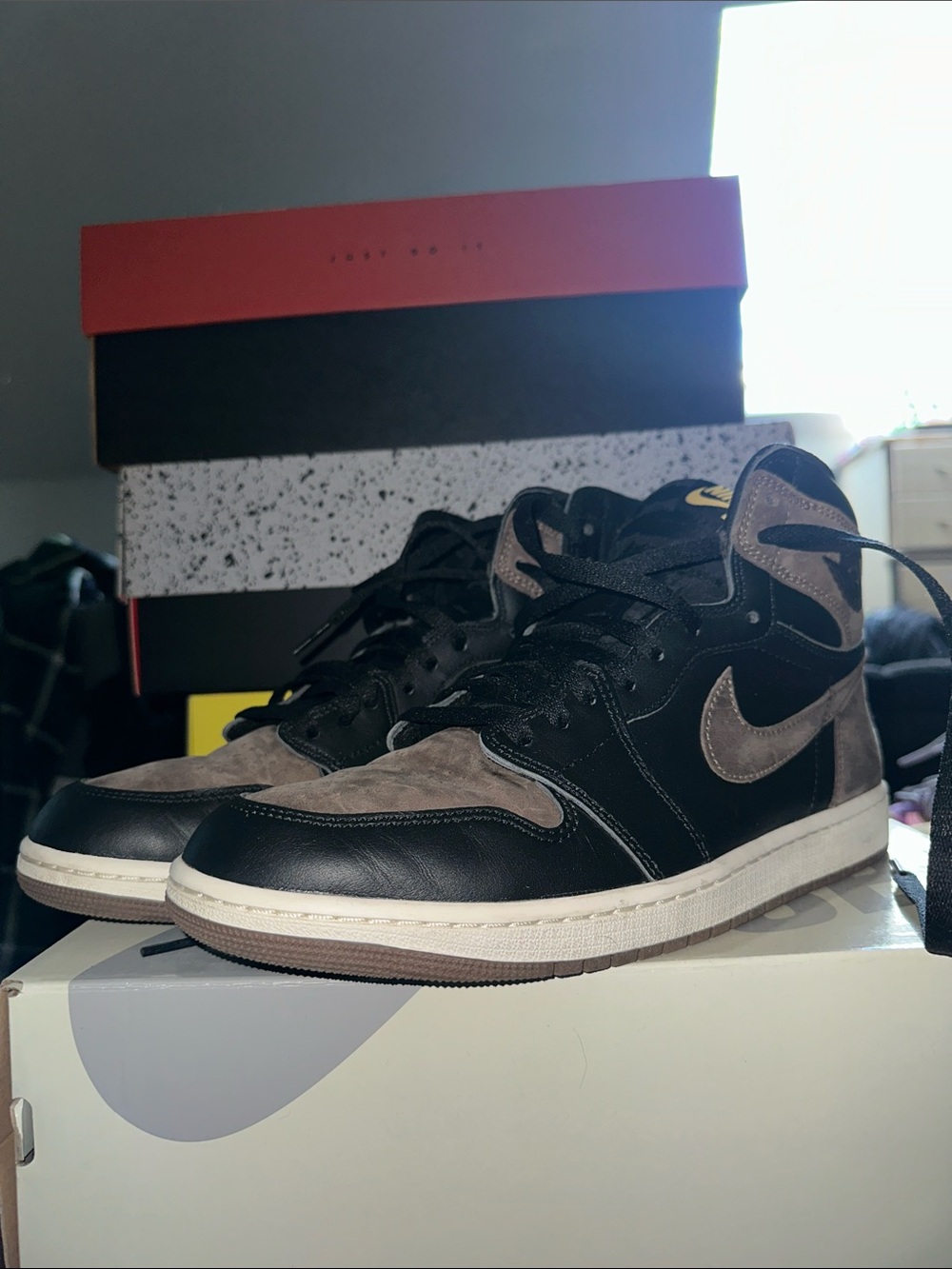 AIR JORDAN 1 RETRO HIGH OG PALOMINO SIZE 11 MENS